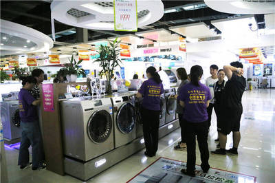 海尔产品在阜阳商厦创艺家电节首日销售强势，占有率高达70%